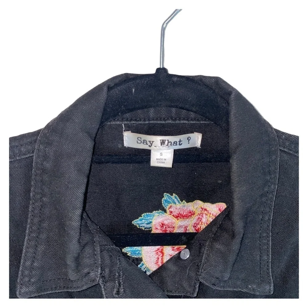 Women’s Embroidered Boho‎ Floral Black Long Sleeve Denim Jacket Size Small